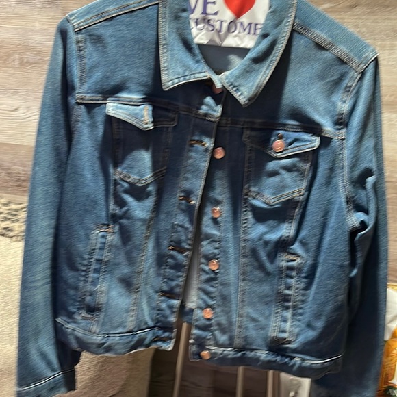 Dry cleaned - Picture 1 of 1